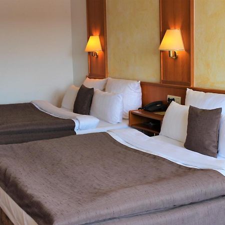 Hotel Pirsch Рамштайн-Мизенбах Экстерьер фото